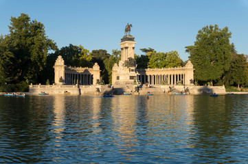 Fototapeta na wymiar Europe, Spain, Madrid, Retiro, Alfonso XII monument