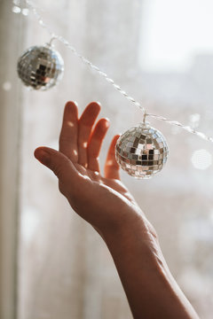 Small disco-balls on a string