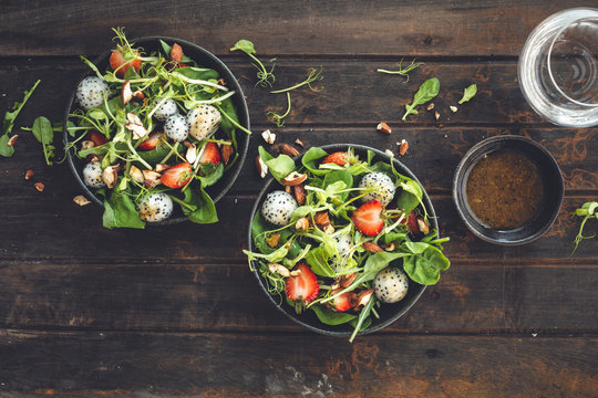 Strawberry Salade with Spinach, Dragon Fruit, Almond