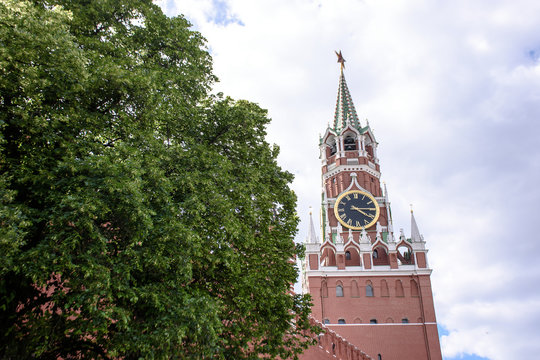 Kremlin clock tower, with a red star on the tower