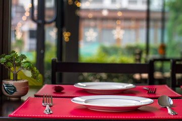 Table setting is considered to be one of the most important manners in a dining room.