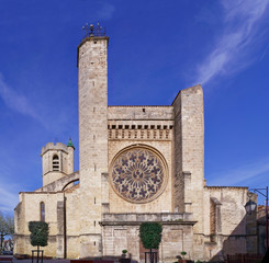 Collégiale Saint-Paul à Clermont L'Hérault