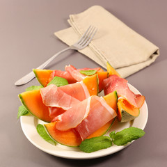 cantaloupe and prosicutto ham