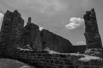 Rovine monastiche di Clonmacnoise. Uno dei principali centri religiosi e culturali in Europa,...