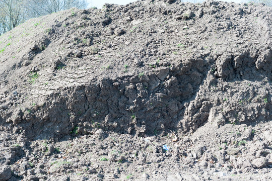 Erdaushub und Sand Haufen