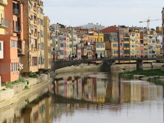 Fototapeta na wymiar la magia de Girona