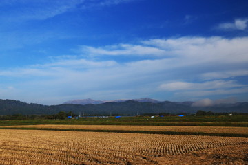 東北　晩秋　喜多方から　飯豊連峰がある風景