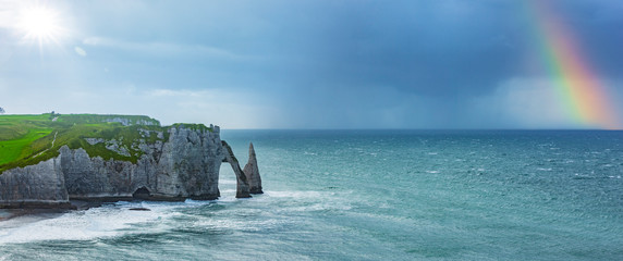Klippen von Étretat Normandie © by-studio