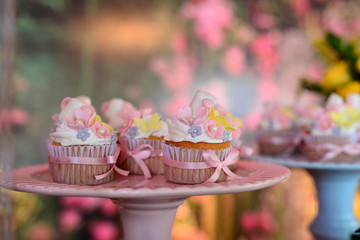 cupcake with marshmallow, themed cupcake, candy store, showcase, cupcake, vintage, cupcakes with flowers, fondant flowers