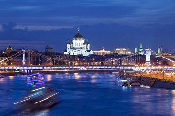 night landscape with views of the Moskva River