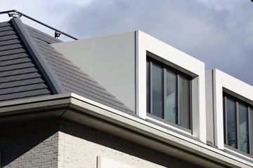 Ziegeldach mit Dachgauben