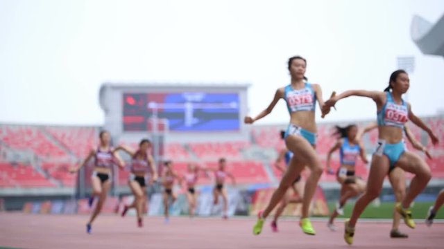 Track and field athletes competition, fuzzy dynamics