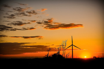 Obraz premium Por do sol no Japão com as cores vermelhas