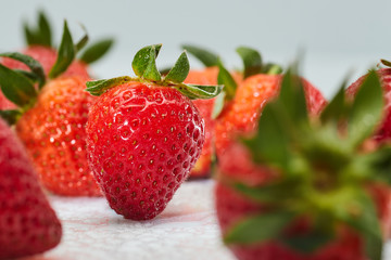 Erdbeeren auf weißem Hintergrund