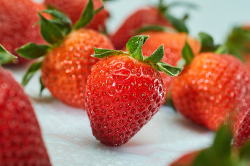 Erdbeeren auf weißem Hintergrund