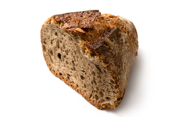 Pane tipo Valtellina isolato su fondo bianco
