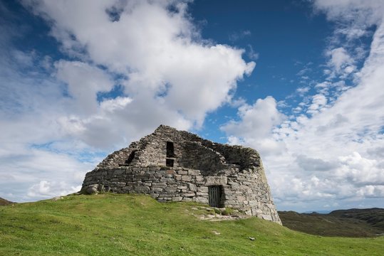 Ruins of a tower, Broch Dun Carloway, Isle of Lewis, Outer Hebrides, Scotland, United Kingdom, Europe