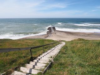 Treppe zum Strand an der dänischen Nordseeküste