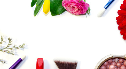 Obraz na płótnie Canvas Makeup brashes and flowers white isolated