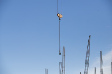 Obraz premium Lots of tower Construction site with cranes and building with blue sky background