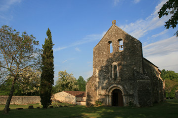 Fototapeta na wymiar Romanesque chapel (France)