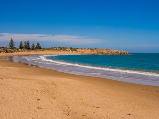 Fototapeta na wymiar Beautiful beach and cove at Horeshoe Bay, Port Elliott, South Australia