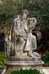Fototapeta na wymiar Statue Alphonse Daudet