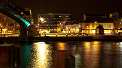 Fredrikstad, starówka, old city, gamlebyen, bridge, zwodzony most, noc, night, natt, light, światła miasta, city, byen, Norwegia, Norge, Norway, Skandynawia, Scandinavia