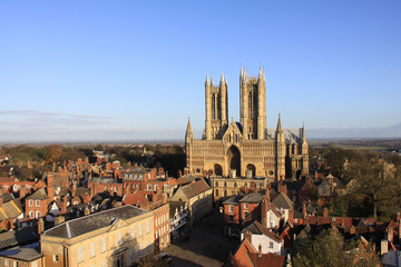 Fototapeta na wymiar Lincoln cathedral against a clear blue sky