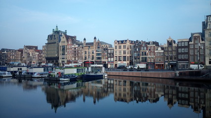 Fototapeta na wymiar Amsterdam am Morgen