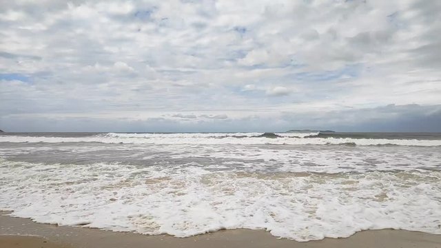 Mar in Mariscal, surfers beach, bombinhas, Brazil, in Hyperlapse with an Osmo Mobile 2.