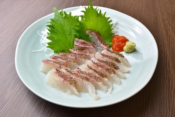 鯛の刺身