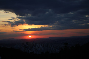 POR DO SOL - VILA DA SERRA - NOVA LIMA/MG