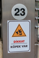 Beware of dog Turkish sign ( Dikkat kopek var)