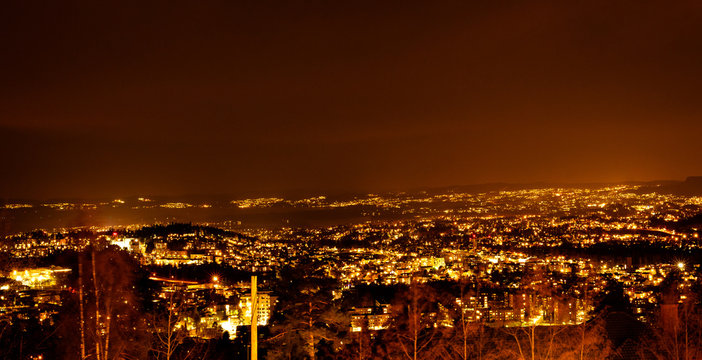 Widok na Oslo Landscape utsikt fra Holmenkollen by night om natta Norge Norway Norwegia Scandinavia Skandynawia