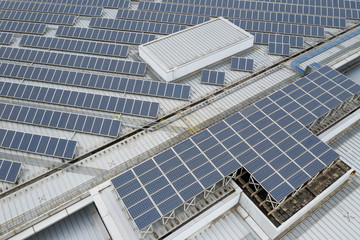Obraz premium Top view of solar panel station