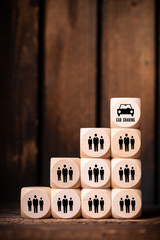 Car-Sharing Symbole auf Würfel