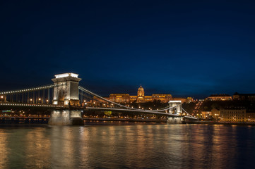 Fototapeta na wymiar Evening view of the Danube River and Chain Bridge in Budapest