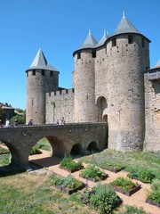 Fototapeta na wymiar Entrée du château comtal de la cité de Carcassonne (France)
