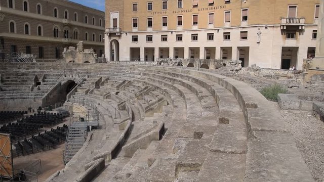 Anfiteatro romano di Lecce ft7107_1224 莱切古罗马圆形剧场 Puglia Italia Salento Amphith&eacute;&acirc;tre de Lecce