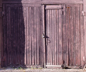 old fashioned closed doors