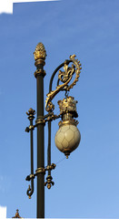 Fototapeta na wymiar lampadaire à Madrid