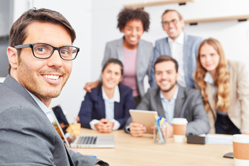 Business Mann als Berater oder Manager