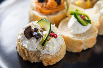 Antipasti con ingredienti vari 