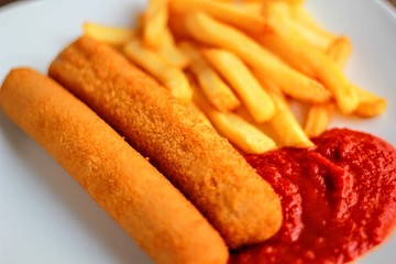 Barritas de pescado con patatas