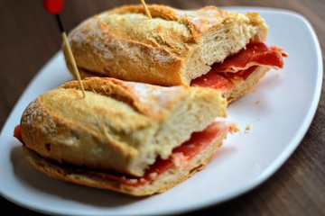 Bocadillos jamon serrano