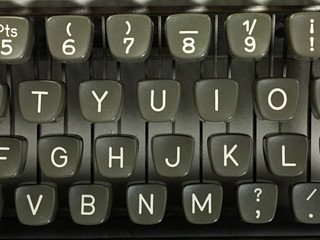 Máquina de escribir antigua teclado negro