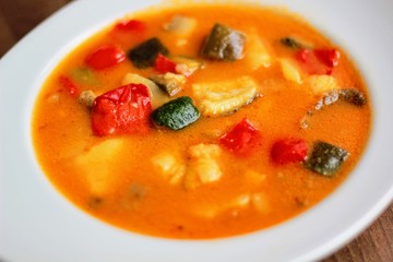 Patatas guisadas con verduras