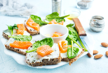 bread with cheese and salmon