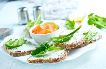 bread with cheese and salmon